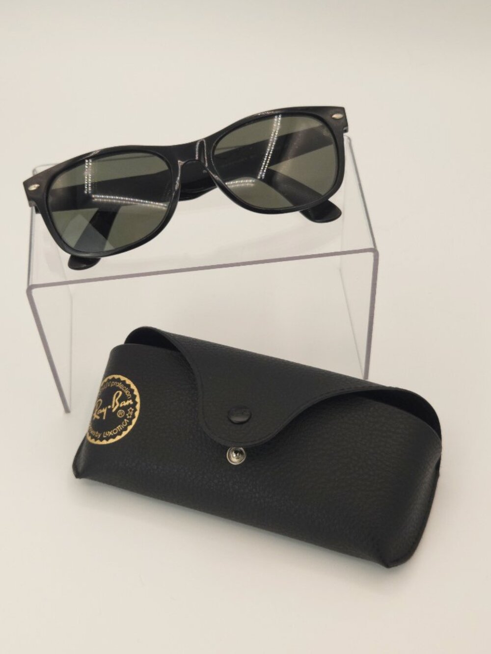 Black Ray Bans and Case - Lightly Used - 5.58in wide prescription lenses